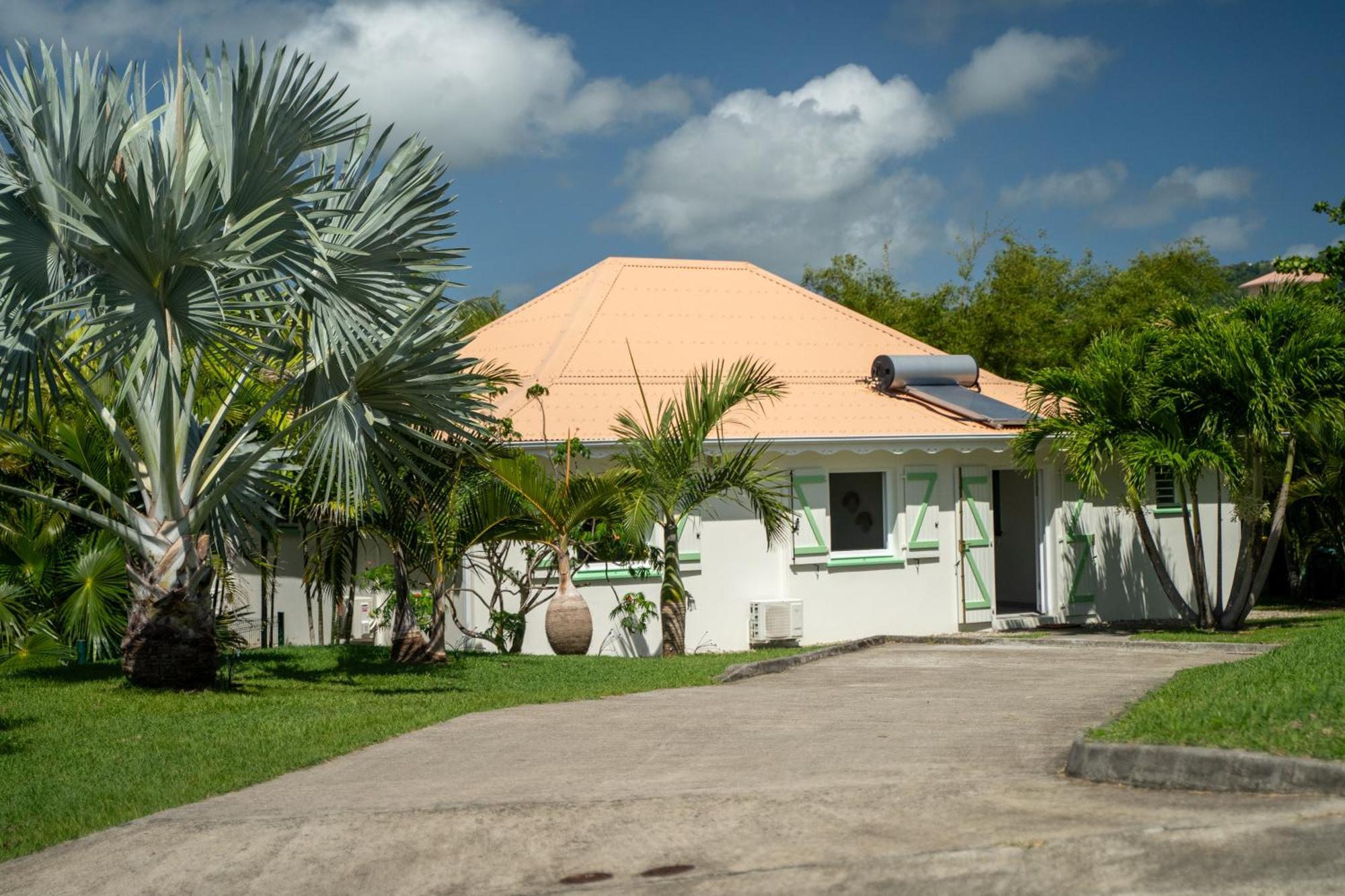 Villa Les 4 Colibris, 3 Chambres, Piscine, Jardin Et Vue Imprenable ! Le Vauclin Luaran gambar