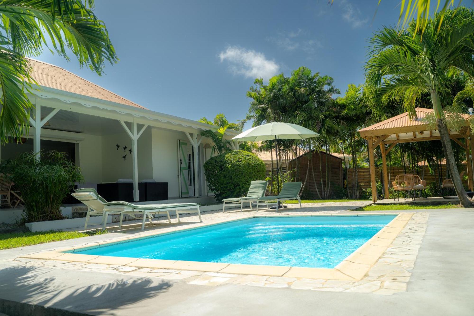 Villa Les 4 Colibris, 3 Chambres, Piscine, Jardin Et Vue Imprenable ! Le Vauclin Luaran gambar